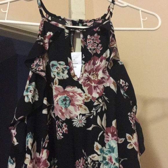 Black florar dress - Picture 2 of 3